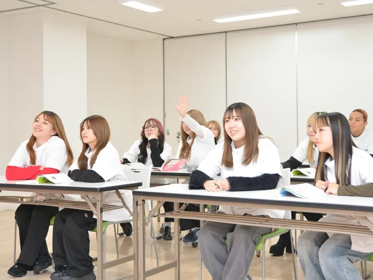 入学案内　岩谷学園アーティスティックB横浜美容専門学校